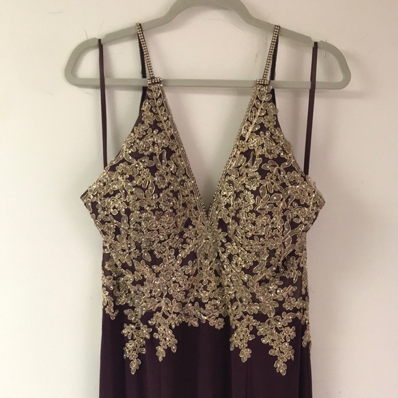 Burgundy and gold evening dress - Picture 2 of 5